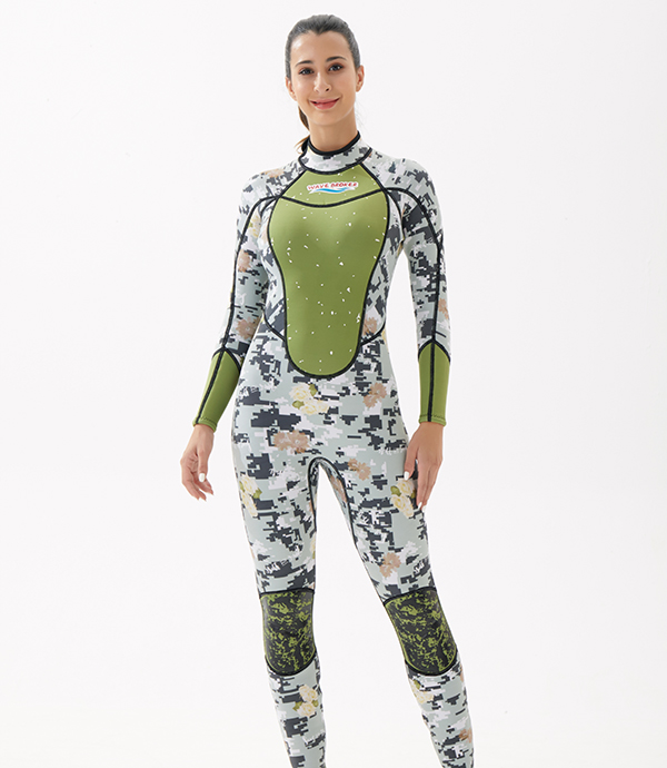 Green diving surfing suit